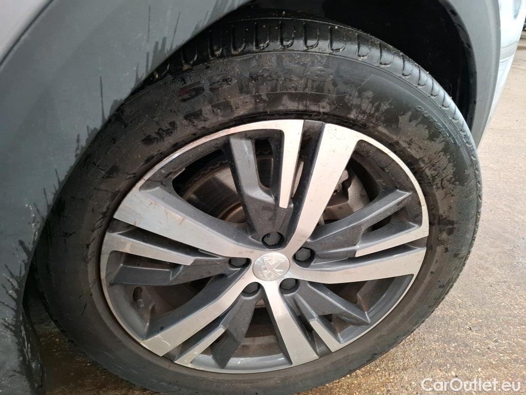  Peugeot  3008 PEUGEOT  / 2020 / 5P / SUV 1.6 HYBRID 225 E-EAT8 ROADTRIP(SP) #6