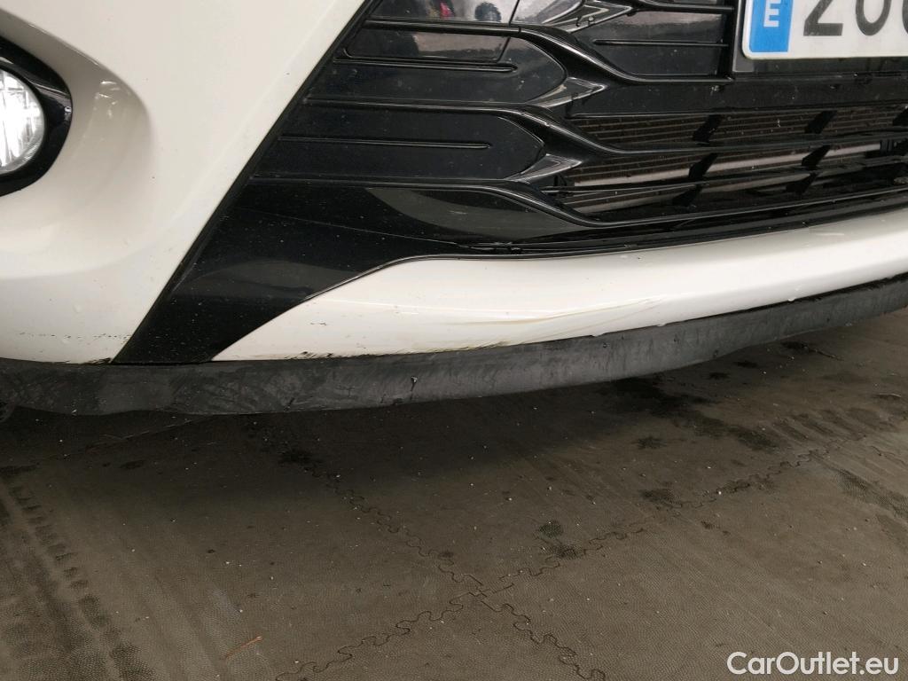  Toyota  Yaris TOYOTA  / 2017 / 5P / berlina con portón 1.5 100H Active #7