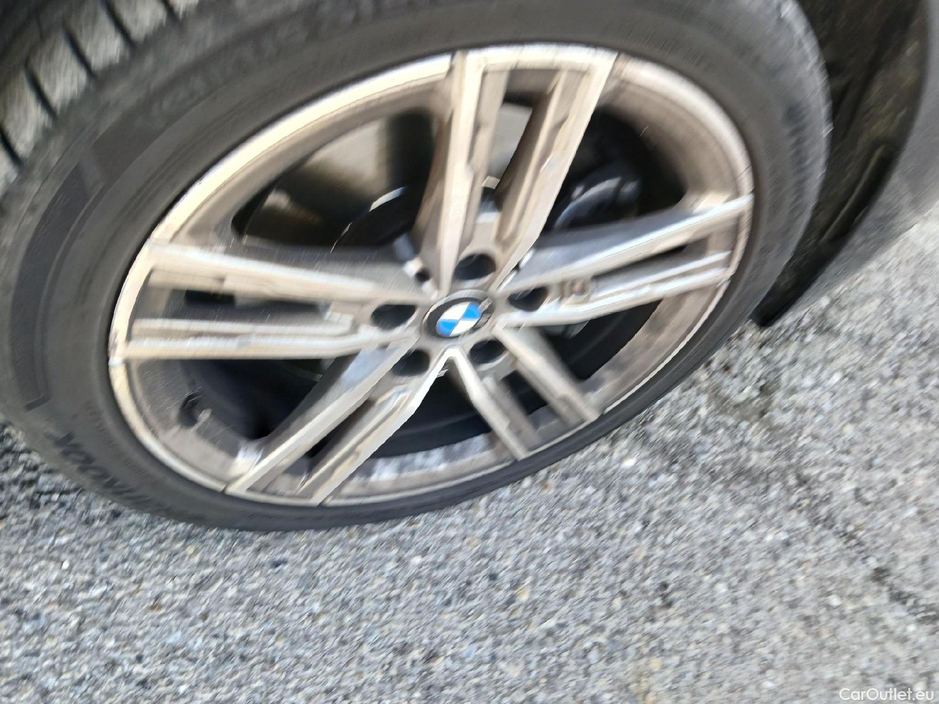  Bmw  Serie 1 BMW  / 2019 / 5P / berlina con portón 118i #36