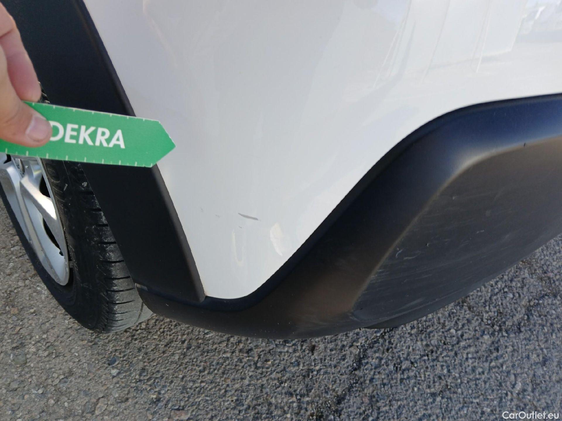  Citroen  C3 CITROEN  / 2020 / 5P / berlina con portón BlueHDi 75KW (100CV) S&S Live Pack #26