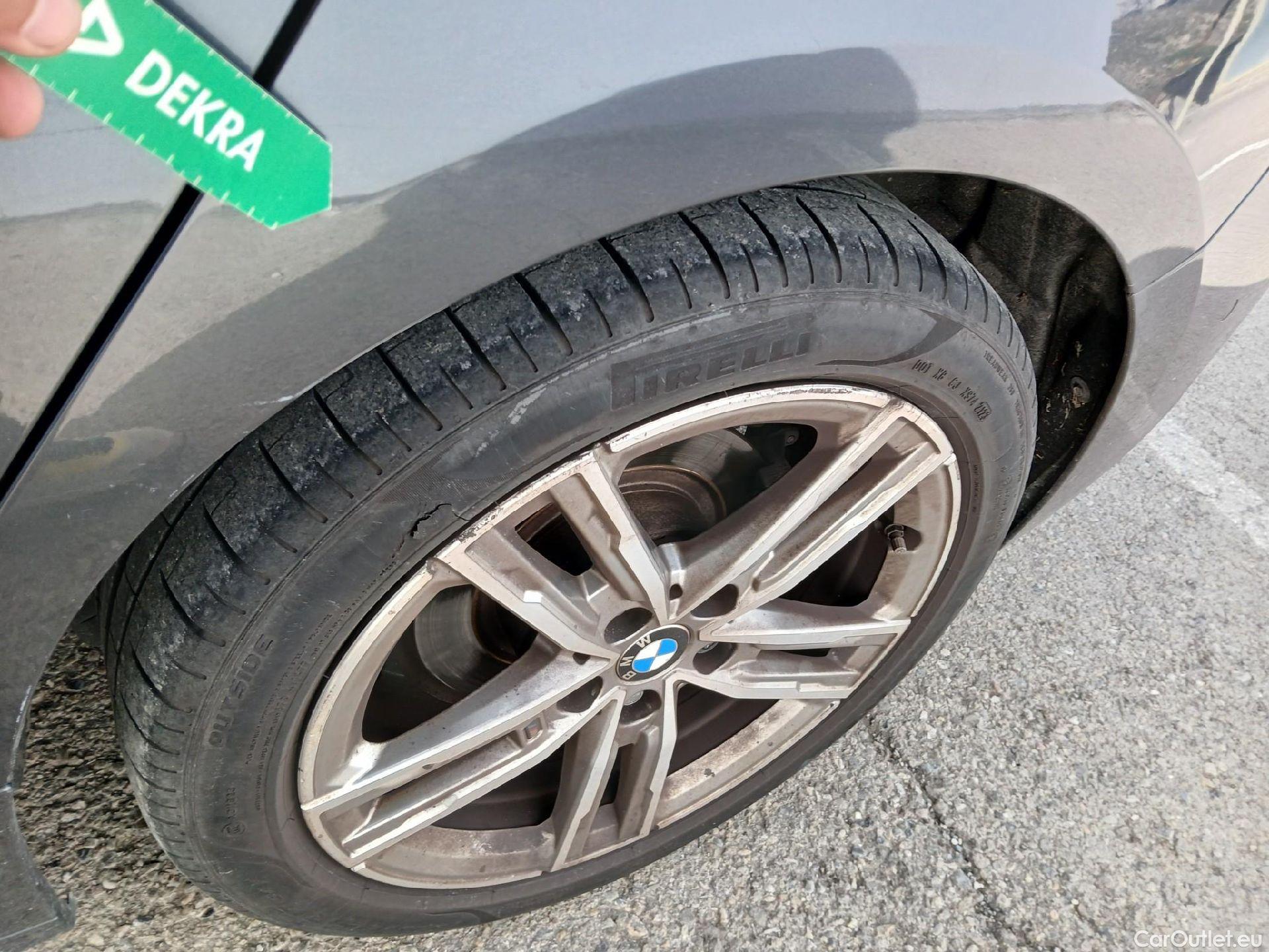  Bmw  Serie 1 BMW  / 2019 / 5P / berlina con portón 118i #16