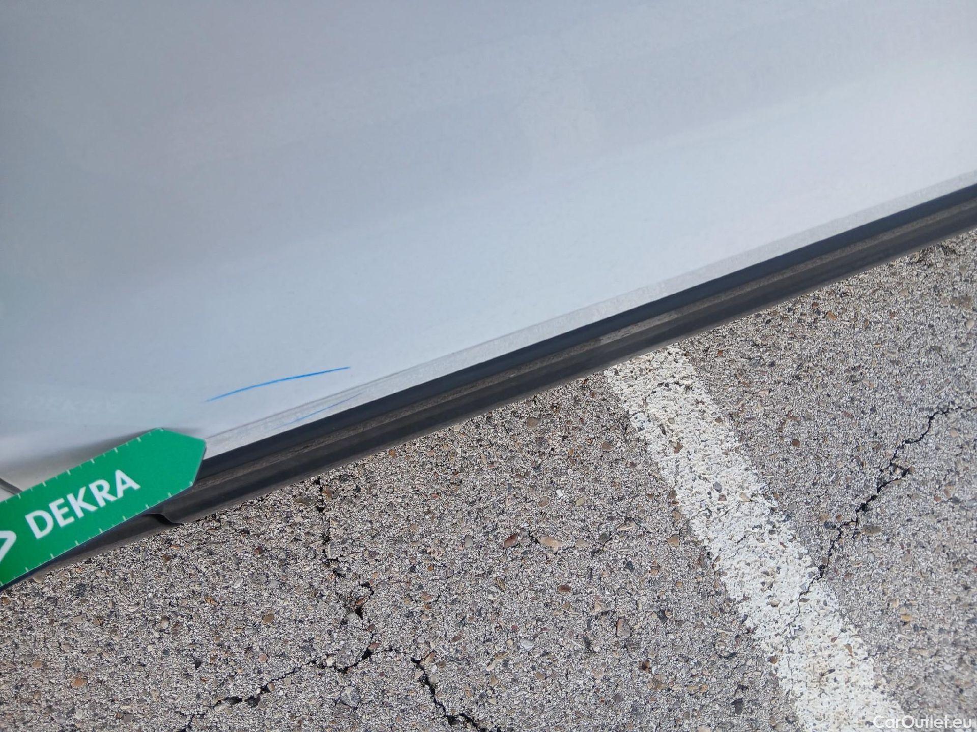  Audi  Q2 AUDI  / 2016 / 5P / todoterreno Design 30 TFSI 85kW (116CV) #28