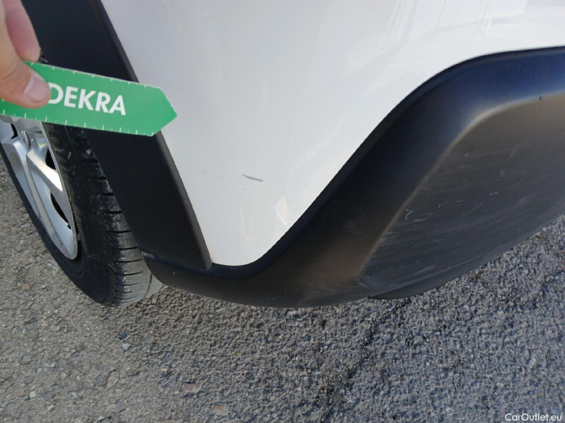  Citroen  C3 CITROEN  / 2020 / 5P / berlina con portón BlueHDi 75KW (100CV) S&S Live Pack #25