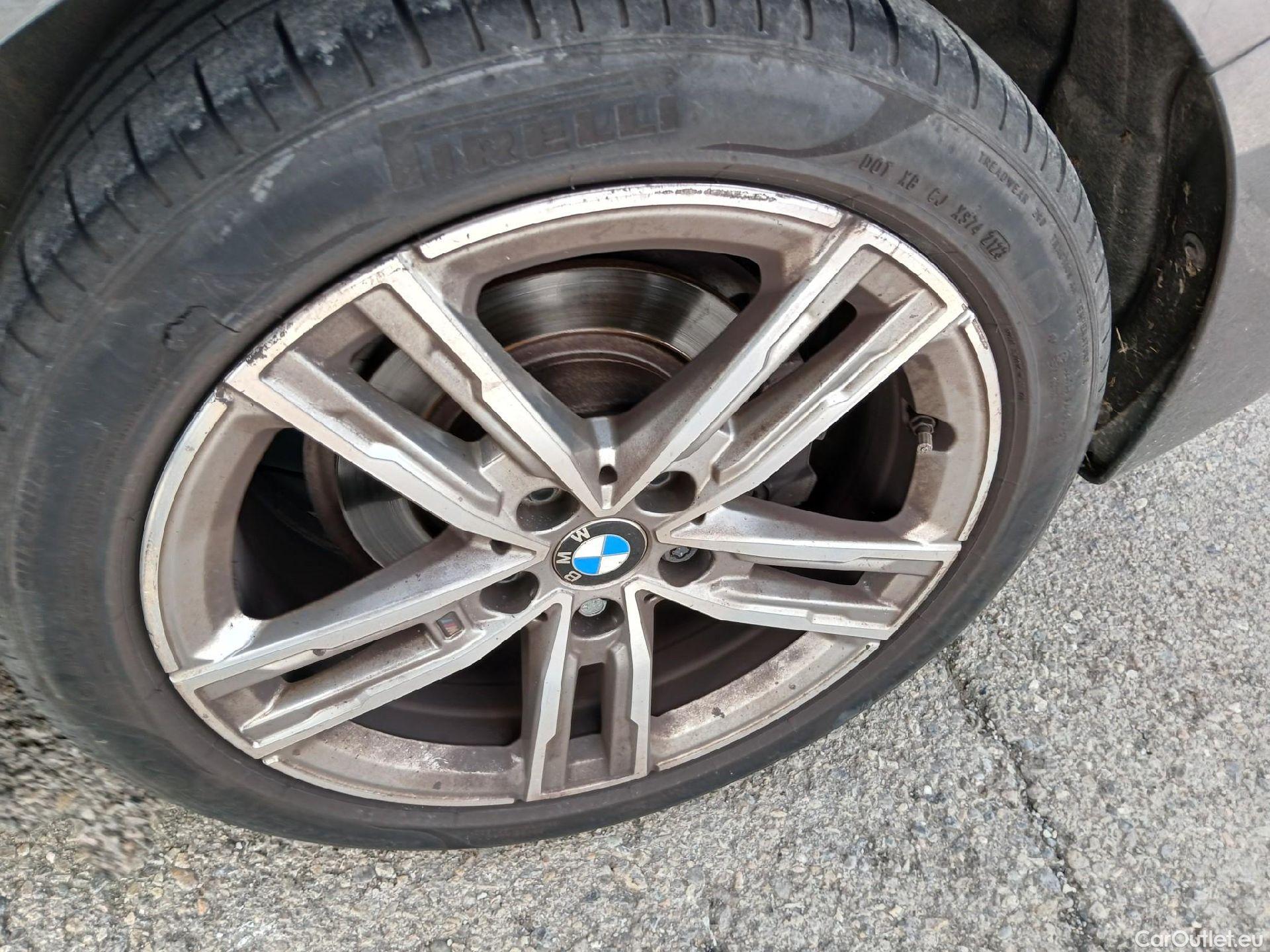  Bmw  Serie 1 BMW  / 2019 / 5P / berlina con portón 118i #19