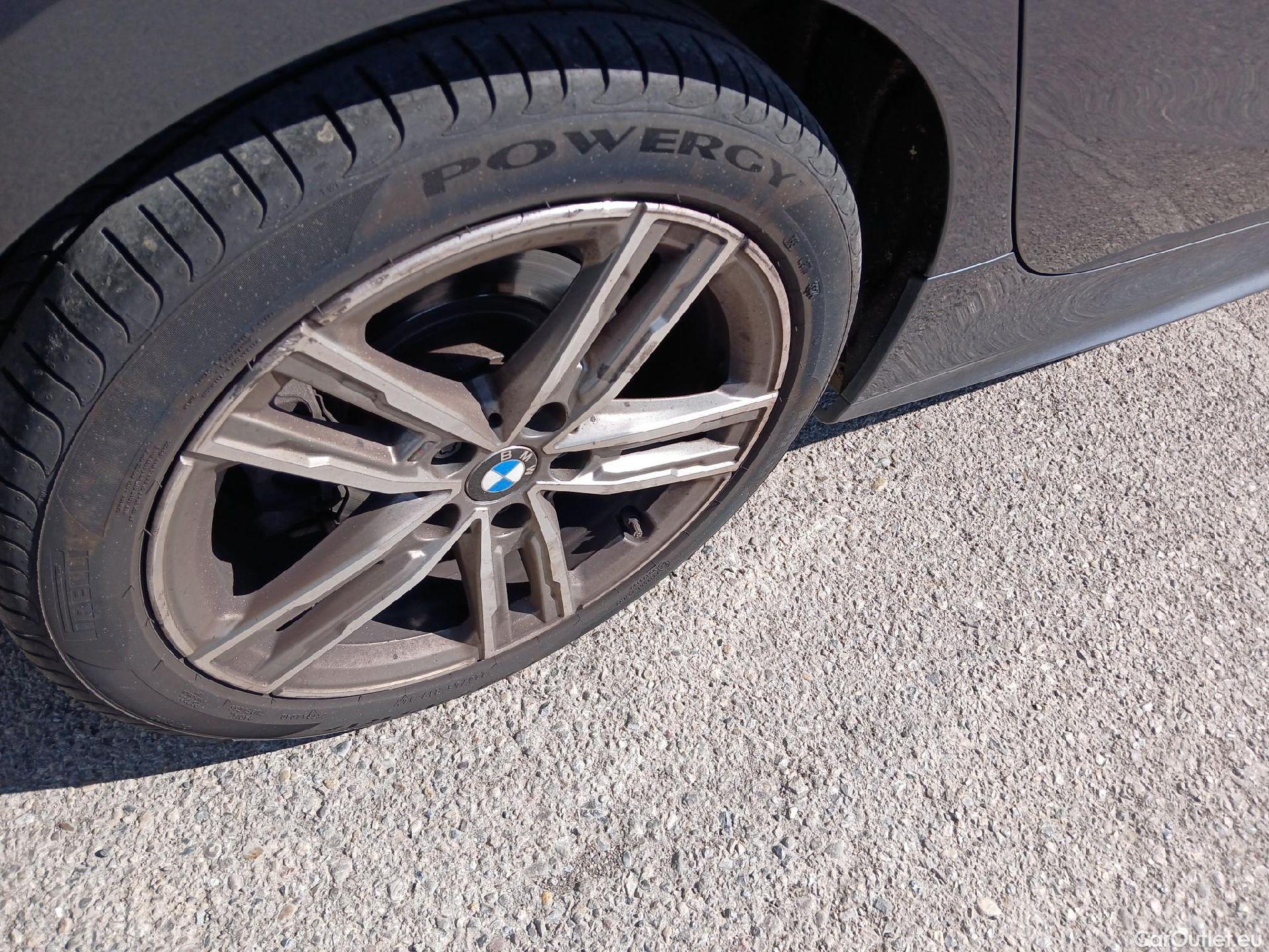  Bmw  Serie 1 BMW  / 2019 / 5P / berlina con portón 118i #29