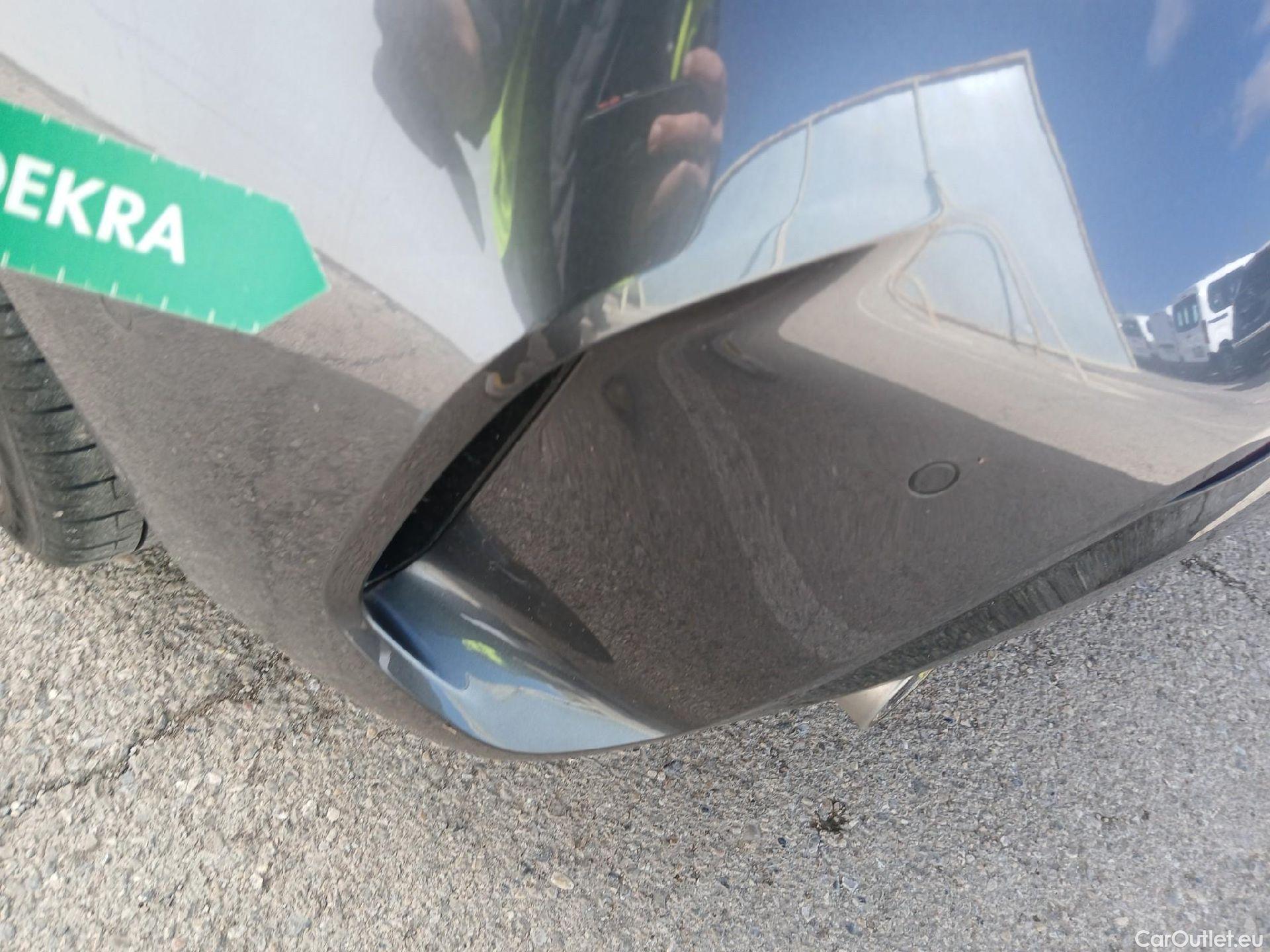  Bmw  Serie 1 BMW  / 2019 / 5P / berlina con portón 118i #21