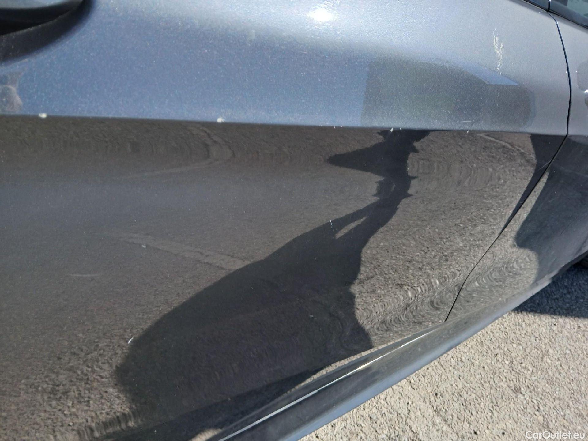  Bmw  Serie 1 BMW  / 2019 / 5P / berlina con portón 118i #31