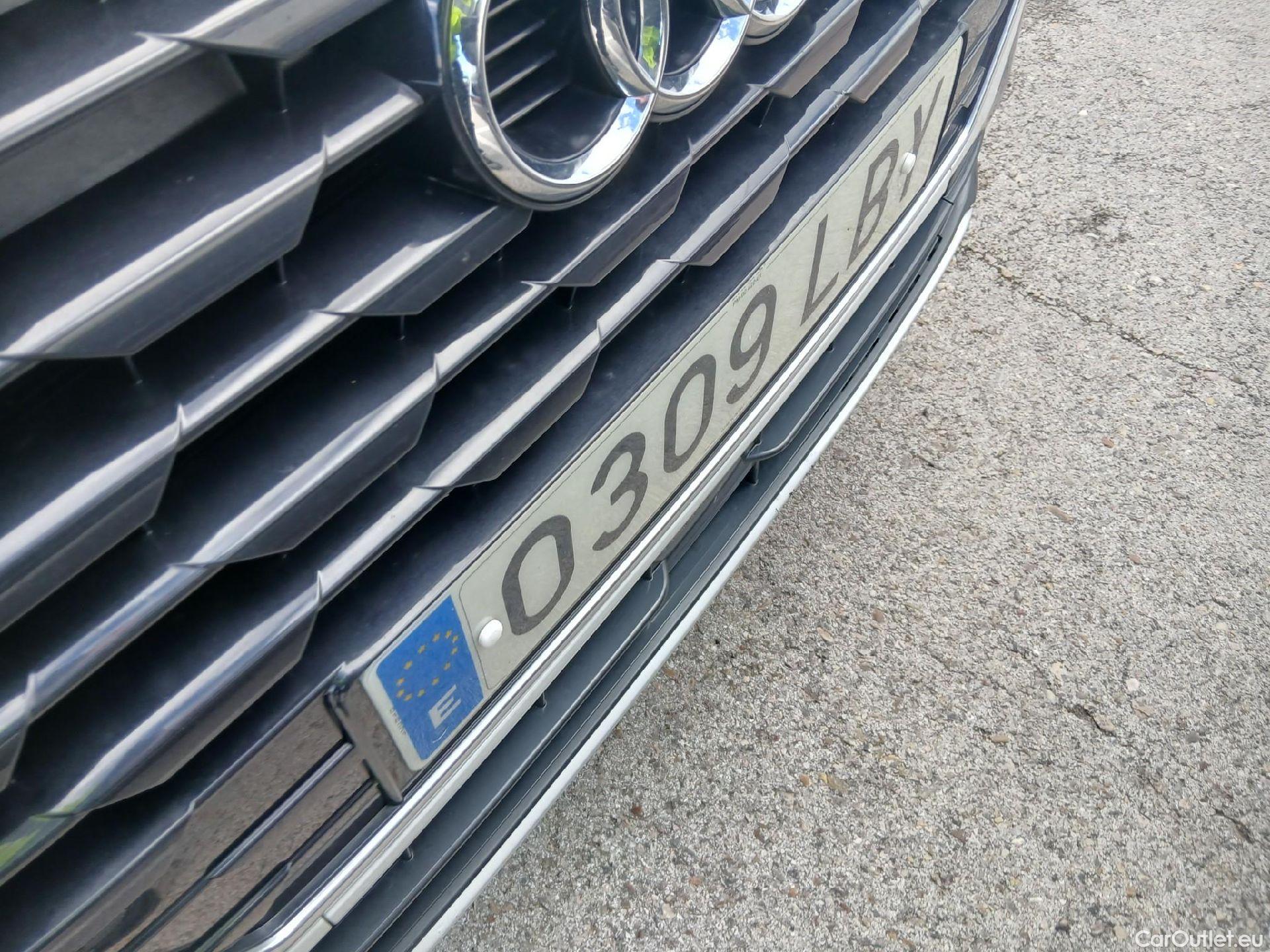  Audi  Q2 AUDI  / 2016 / 5P / todoterreno Design 30 TFSI 85kW (116CV) #12