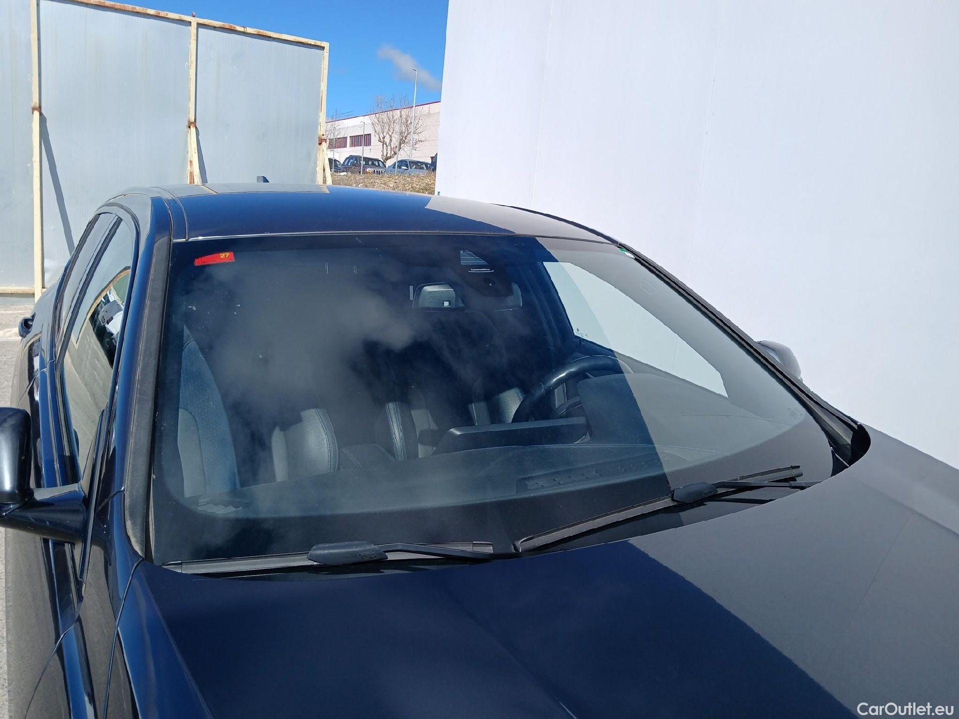  Bmw  Serie 1 BMW  / 2019 / 5P / berlina con portón 118i #3