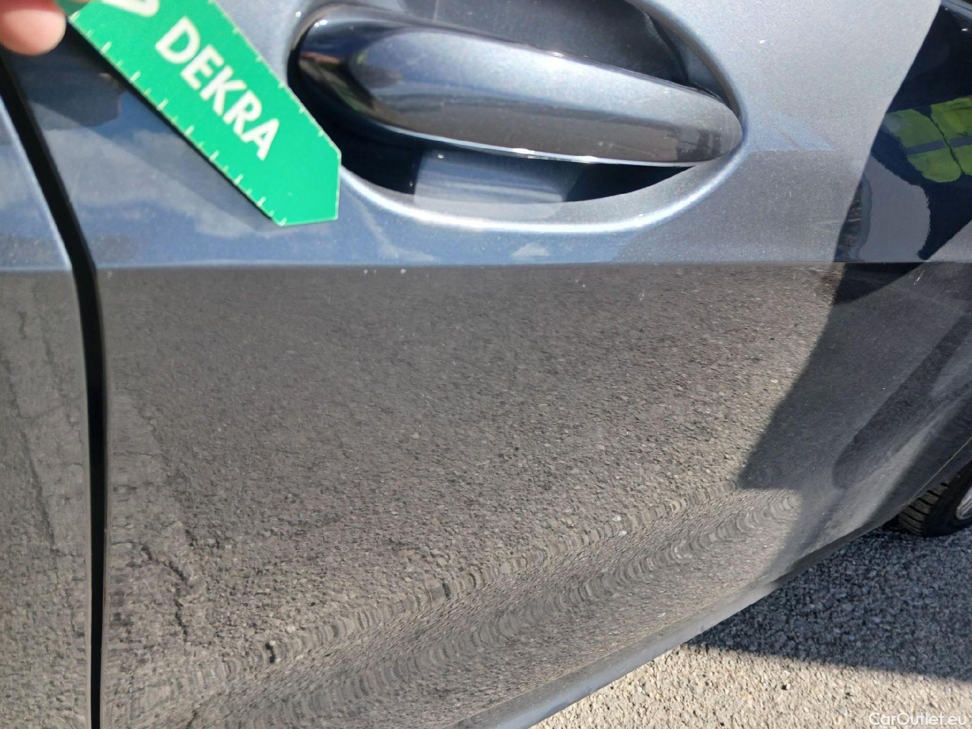  Bmw  Serie 1 BMW  / 2019 / 5P / berlina con portón 118i #34