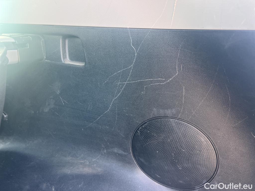  KIA  Sportage KIA  / 2018 / 5P / todoterreno 1.6 MHEV Concept 85kW (115CV) 4x2 #10