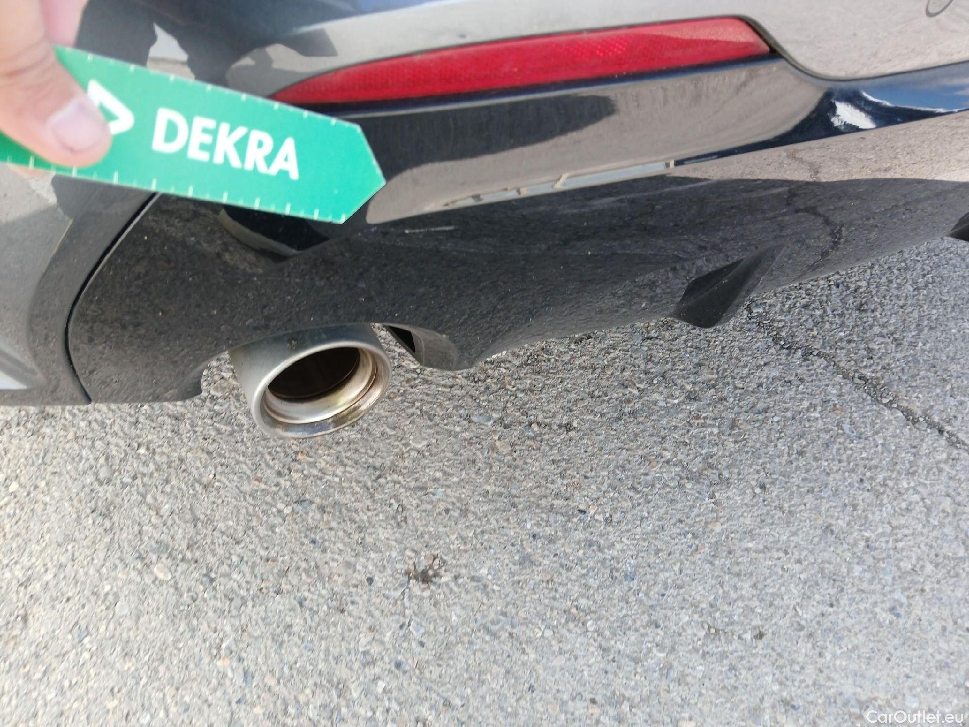  Bmw  Serie 1 BMW  / 2019 / 5P / berlina con portón 118i #26