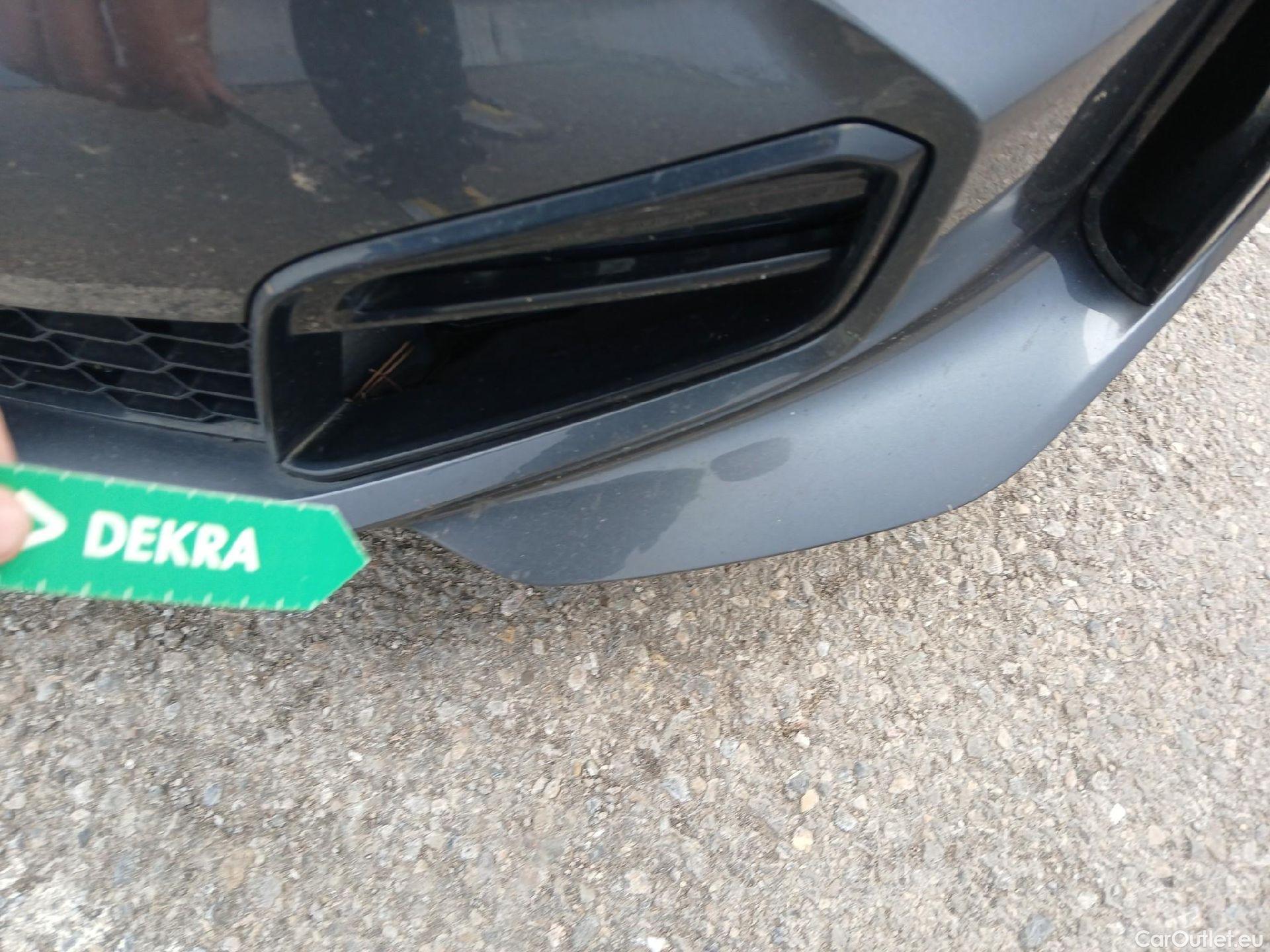  Bmw  Serie 1 BMW  / 2019 / 5P / berlina con portón 118i #4