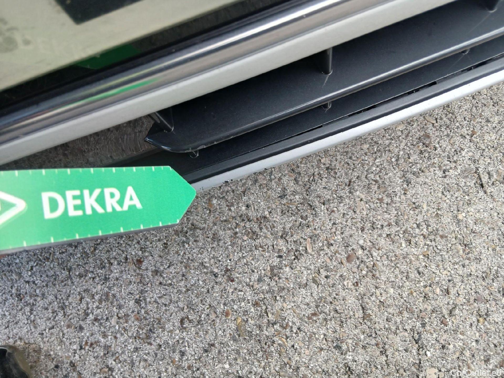  Audi  Q2 AUDI  / 2016 / 5P / todoterreno Design 30 TFSI 85kW (116CV) #13