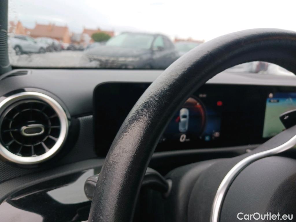  Mercedes  A-Klasse MERCEDES-BENZ Clase A / 2018 / 5P / berlina con portón A 180 d #15