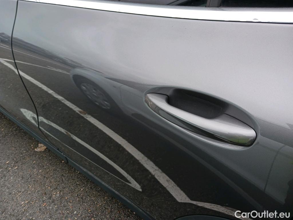  Mercedes  GLA MERCEDES-BENZ  / 2020 / 5P / todoterreno  250 e #4