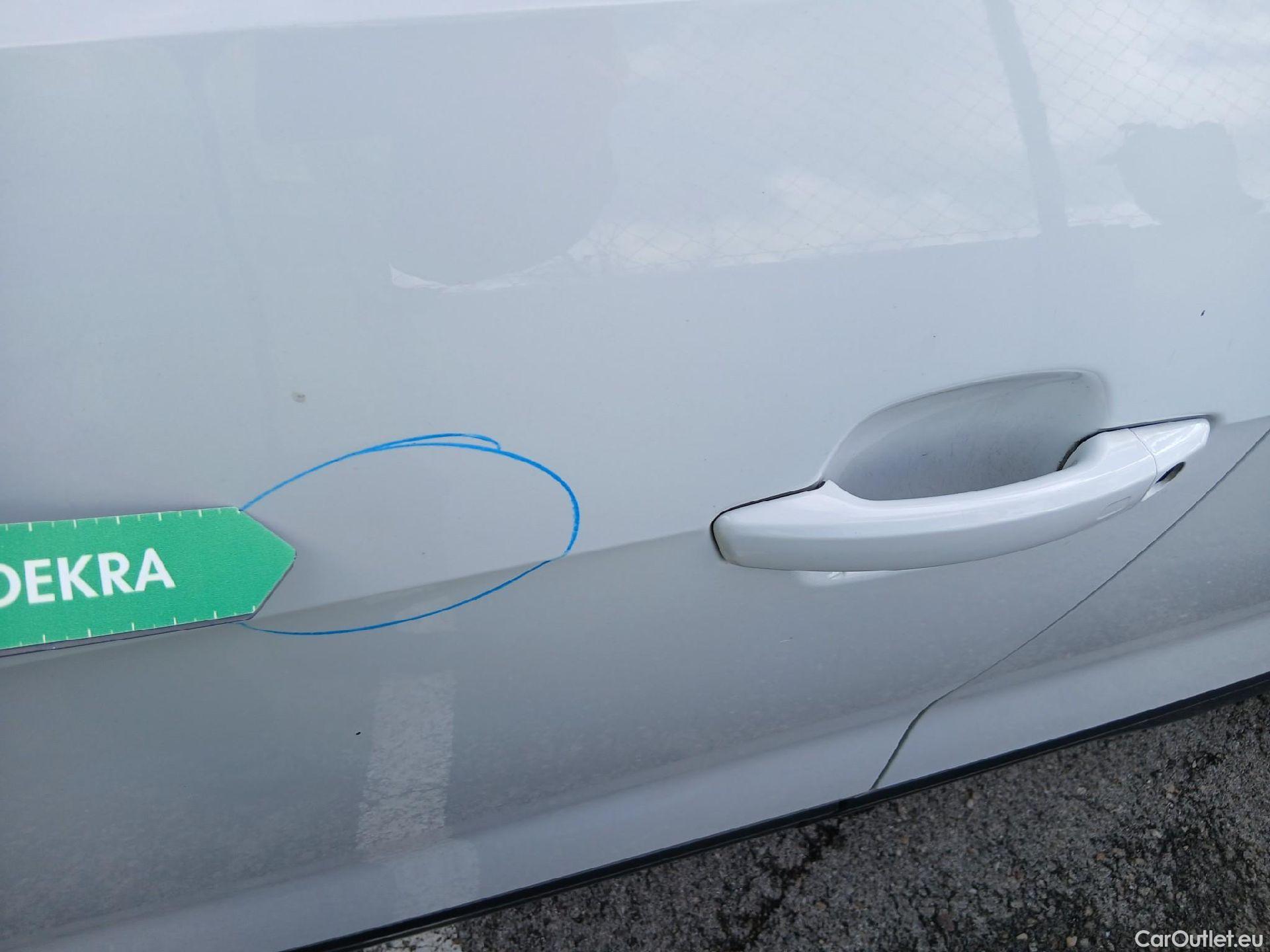  Audi  Q2 AUDI  / 2016 / 5P / todoterreno Design 30 TFSI 85kW (116CV) #19