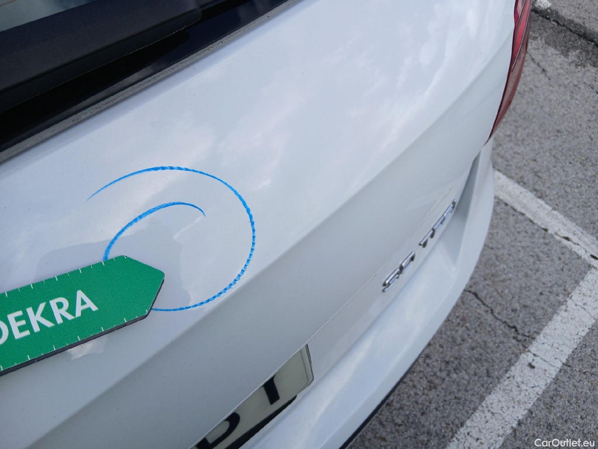  Audi  Q2 AUDI  / 2016 / 5P / todoterreno Design 30 TFSI 85kW (116CV) #20