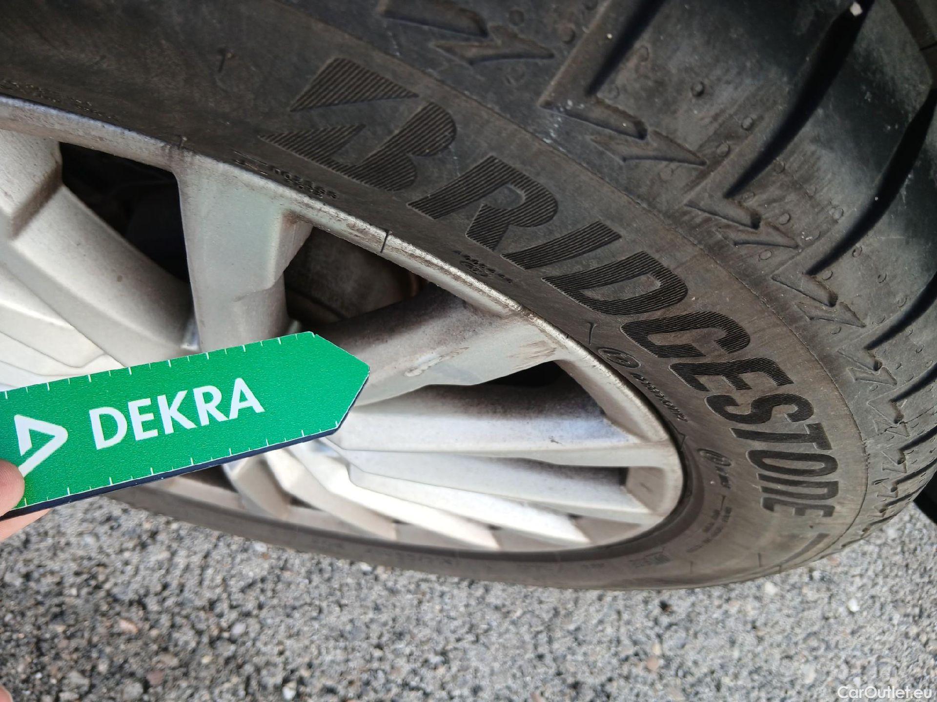  Audi  Q2 AUDI  / 2016 / 5P / todoterreno Design 30 TFSI 85kW (116CV) #1