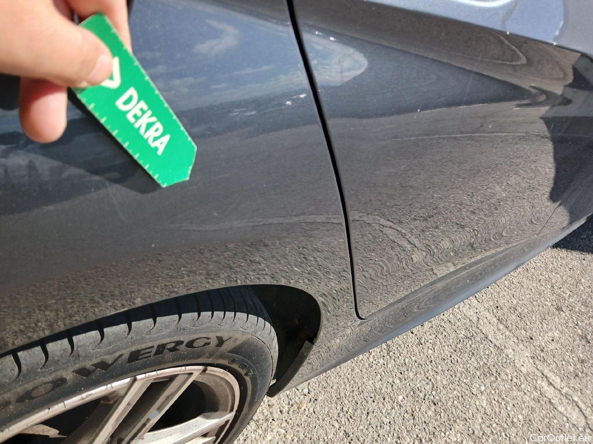  Bmw  Serie 1 BMW  / 2019 / 5P / berlina con portón 118i #27