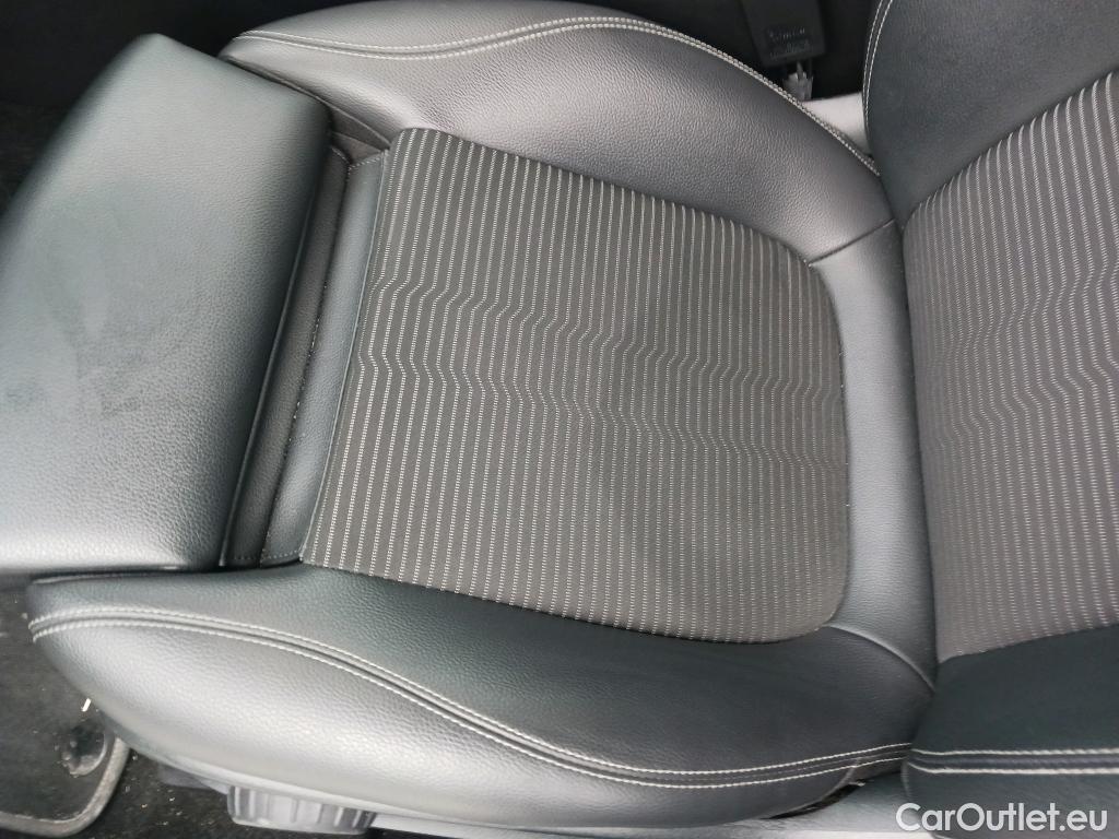  Mercedes  A-Klasse MERCEDES-BENZ Clase A / 2018 / 5P / berlina con portón A 180 d #9