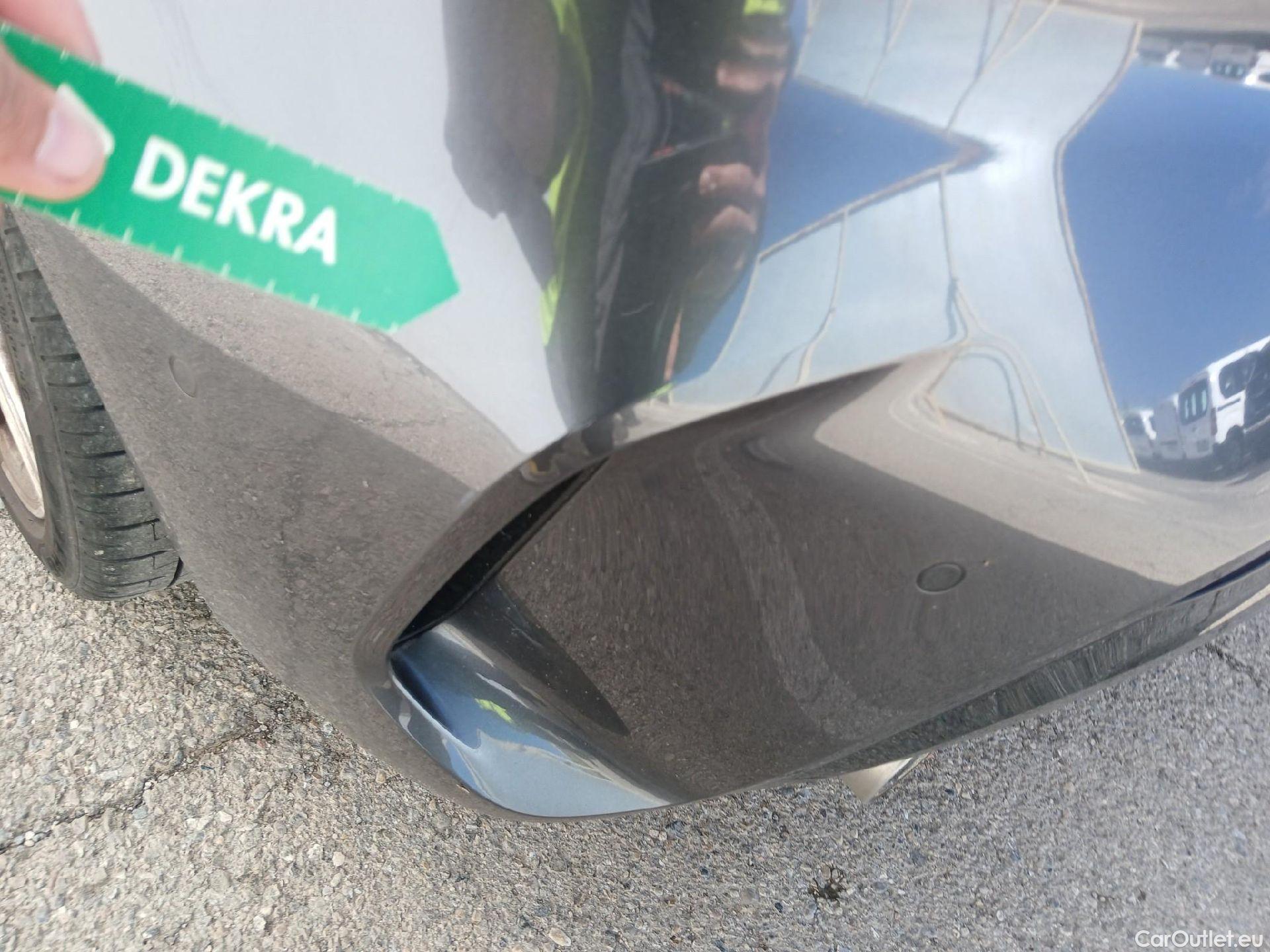  Bmw  Serie 1 BMW  / 2019 / 5P / berlina con portón 118i #22