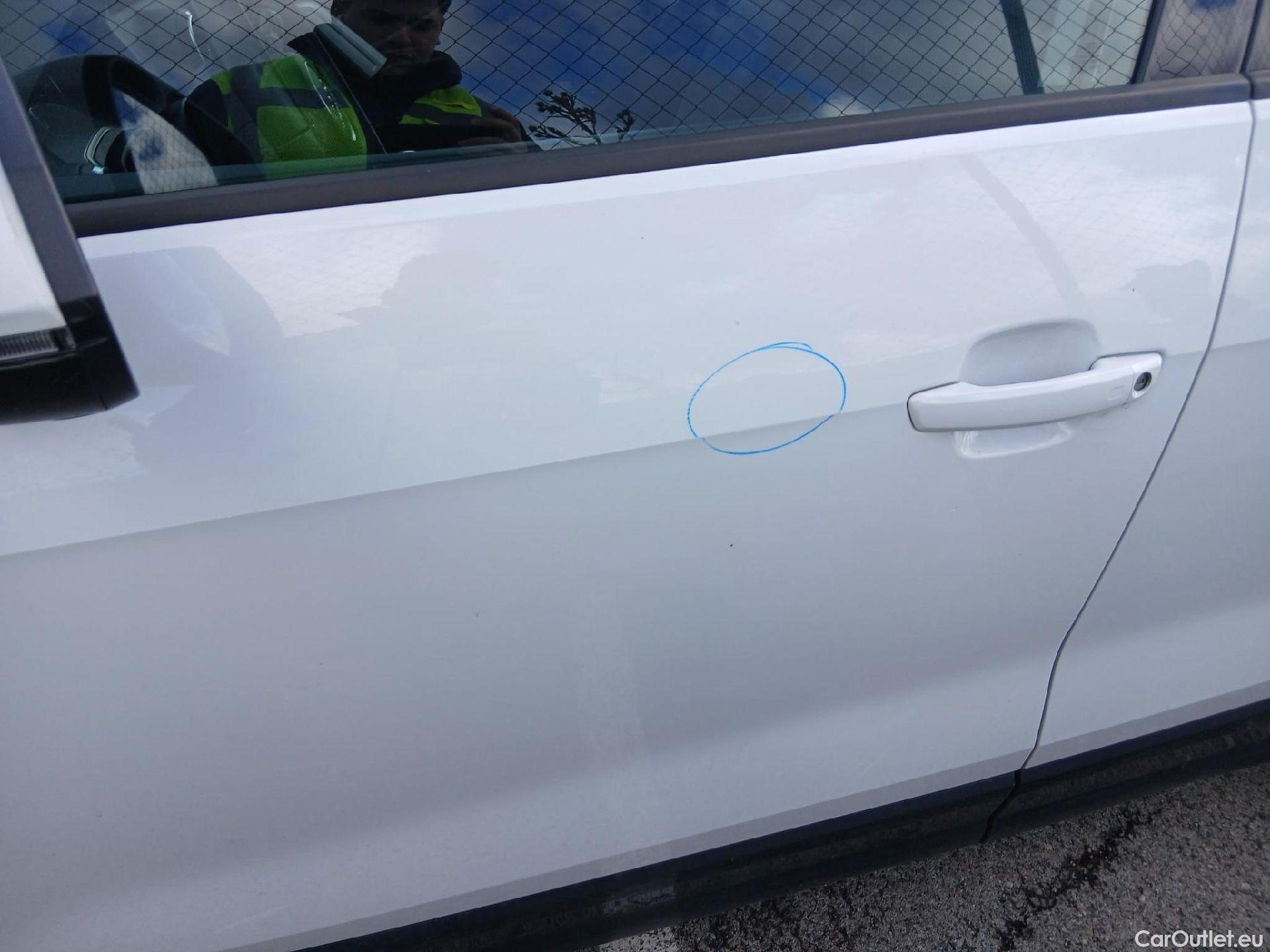  Audi  Q2 AUDI  / 2016 / 5P / todoterreno Design 30 TFSI 85kW (116CV) #18