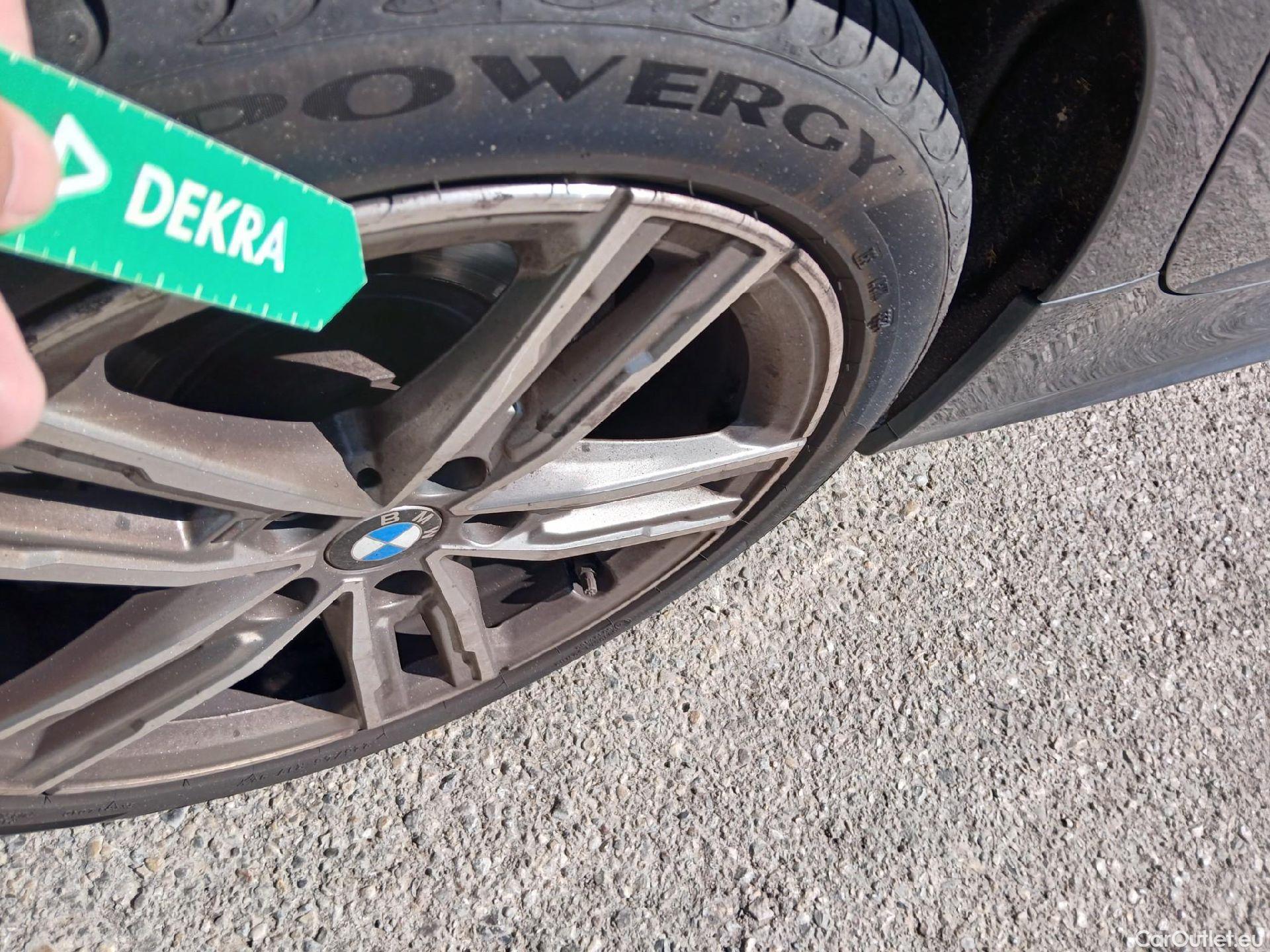  Bmw  Serie 1 BMW  / 2019 / 5P / berlina con portón 118i #28