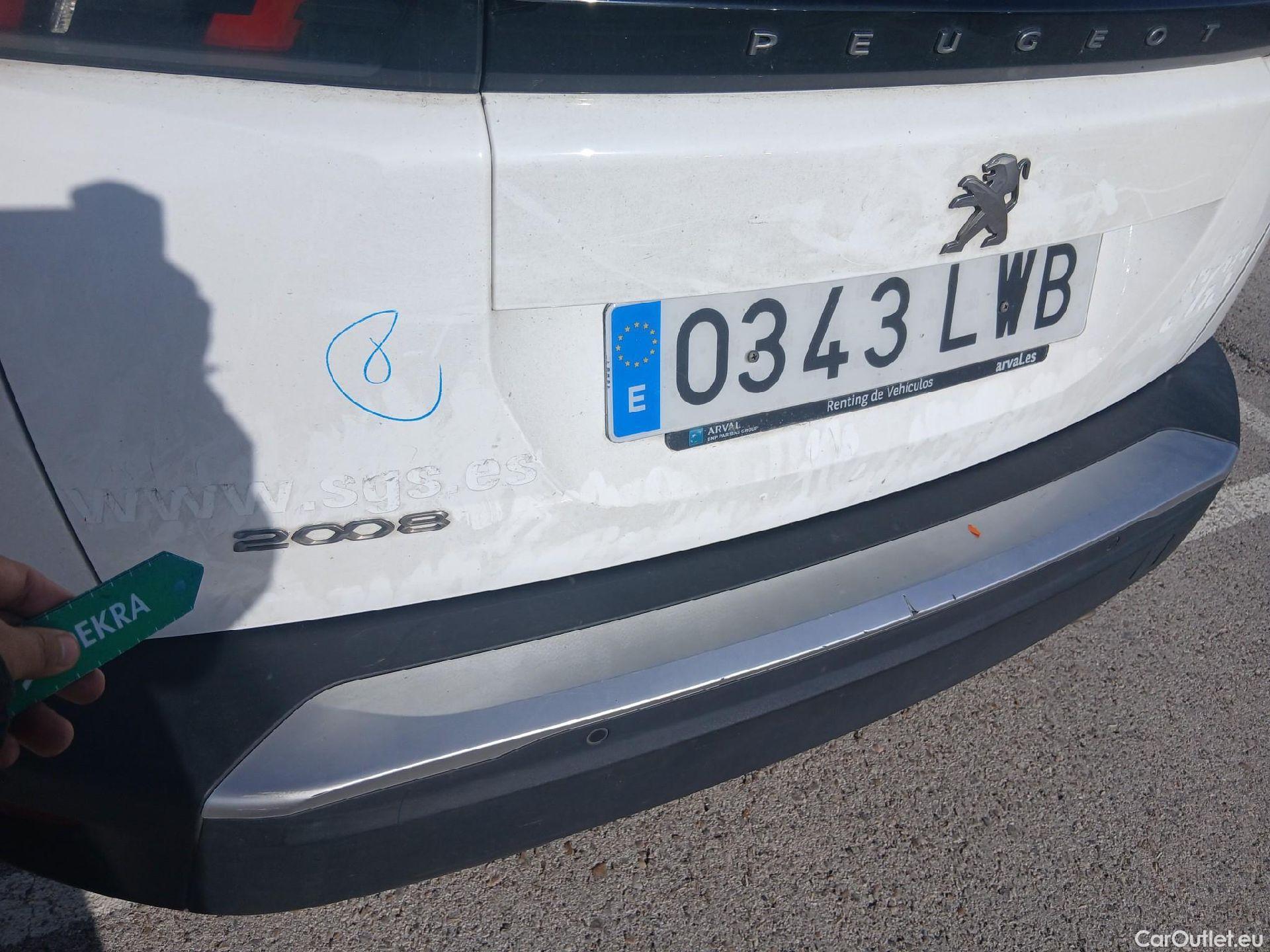  Peugeot  2008 PEUGEOT  / 2019 / 5P / todoterreno Allure BlueHDI 81kW (110CV) #33