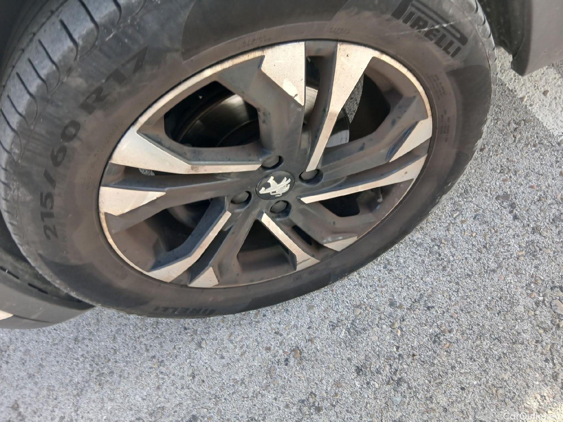  Peugeot  2008 PEUGEOT  / 2019 / 5P / todoterreno Allure BlueHDI 81kW (110CV) #17