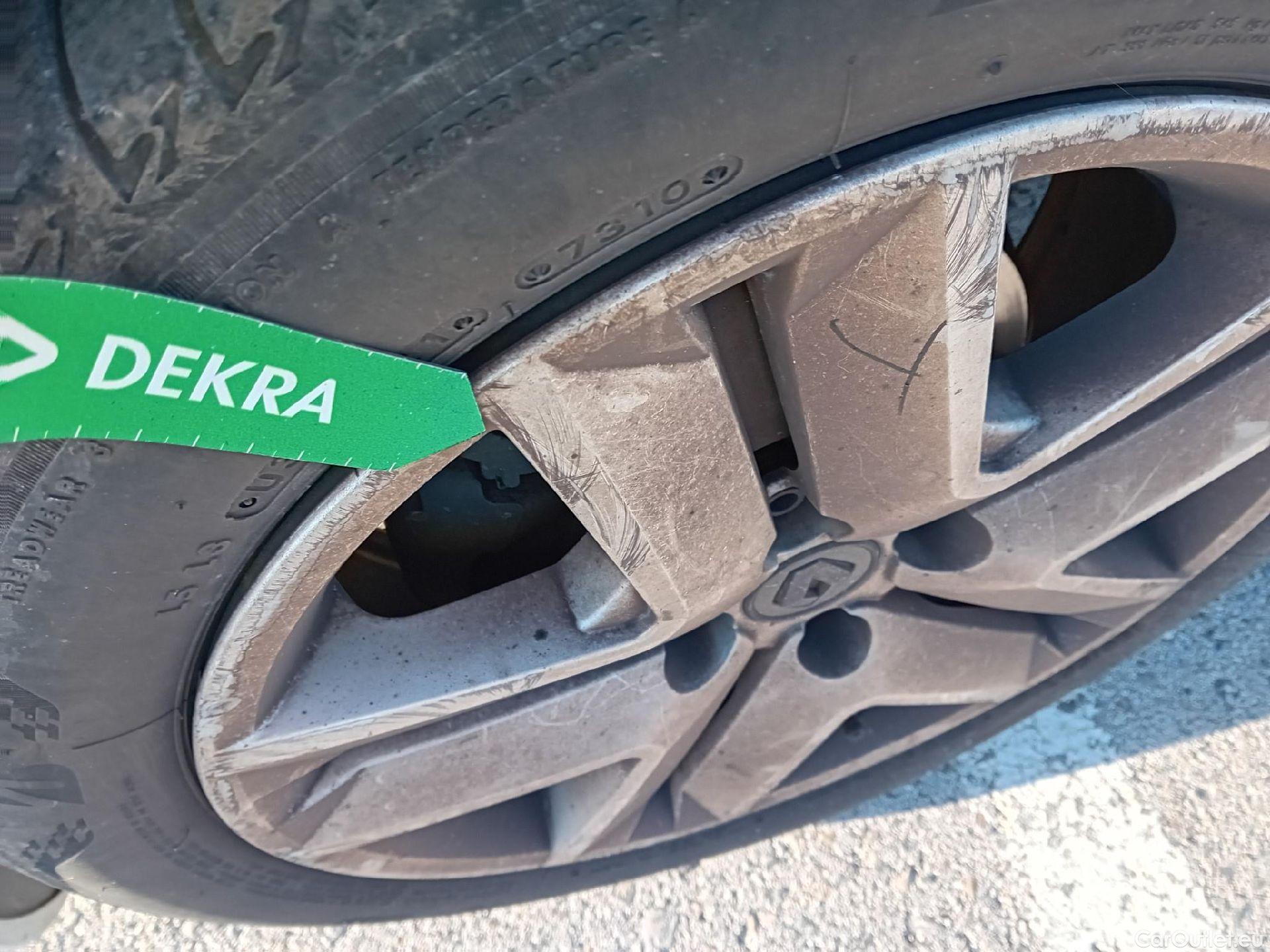  Renault  Clio RENAULT  / 2019 / 5P / berlina con portón Intens TCe 67 kW (91CV) (AC) #4