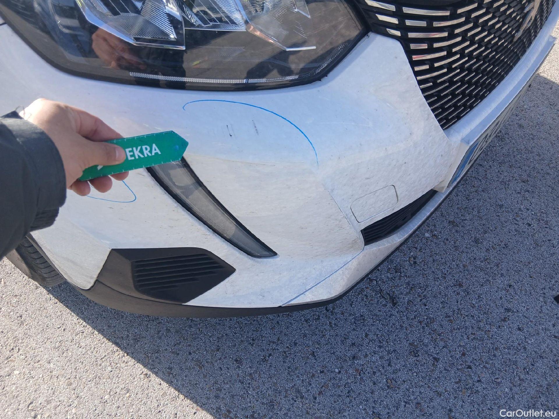  Peugeot  2008 PEUGEOT  / 2019 / 5P / todoterreno Allure BlueHDI 81kW (110CV) #12