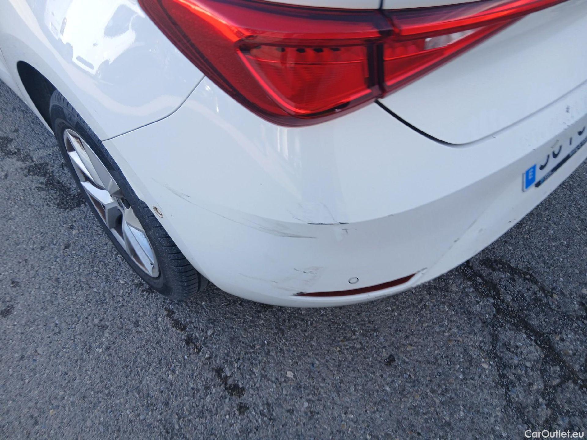  Seat  Leon SEAT Nuevo León / 2020 / 5P / berlina con portón 2.0 TDI 85kW S&S Style Go(SP) #11