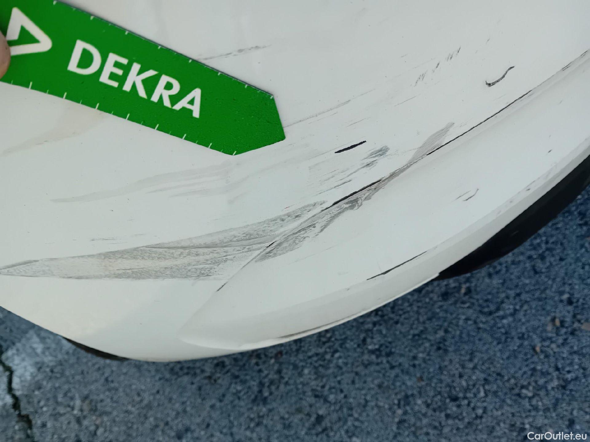  Renault  Clio RENAULT  / 2019 / 5P / berlina con portón Intens TCe 67 kW (91CV) (AC) #9