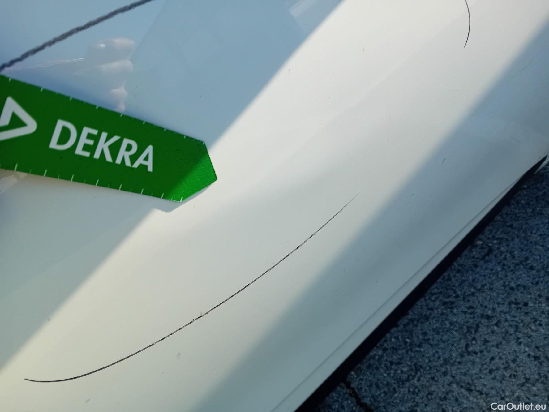  Renault  Clio RENAULT  / 2019 / 5P / berlina con portón Intens TCe 67 kW (91CV) (AC) #21