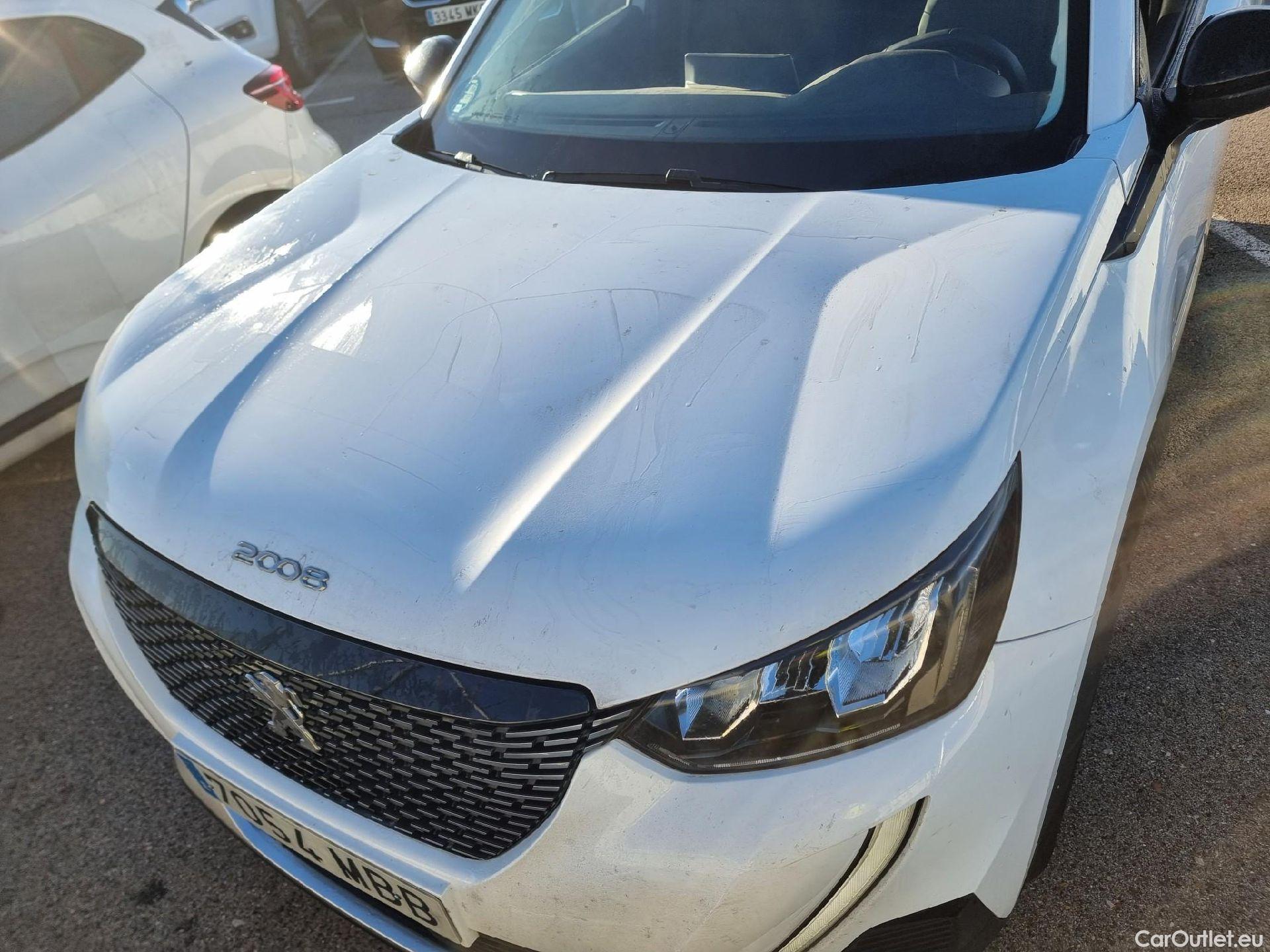  Peugeot  2008 PEUGEOT  / 2019 / 5P / todoterreno Allure BlueHDI 81kW (110CV) #8