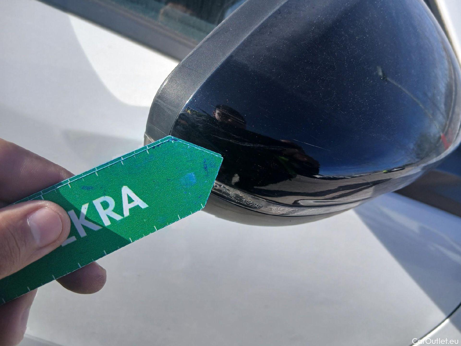  Peugeot  2008 PEUGEOT  / 2019 / 5P / todoterreno Allure BlueHDI 81kW (110CV) #44