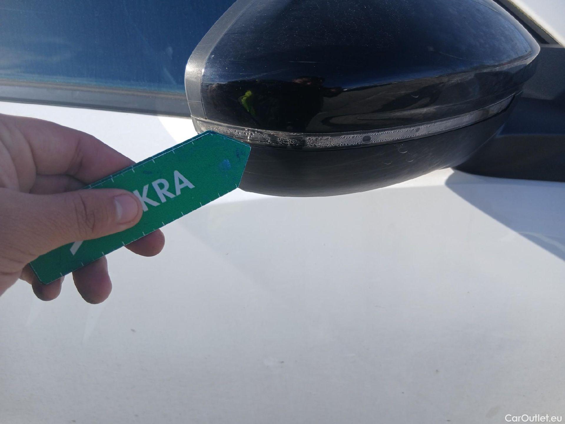  Peugeot  2008 PEUGEOT  / 2019 / 5P / todoterreno Allure BlueHDI 81kW (110CV) #42