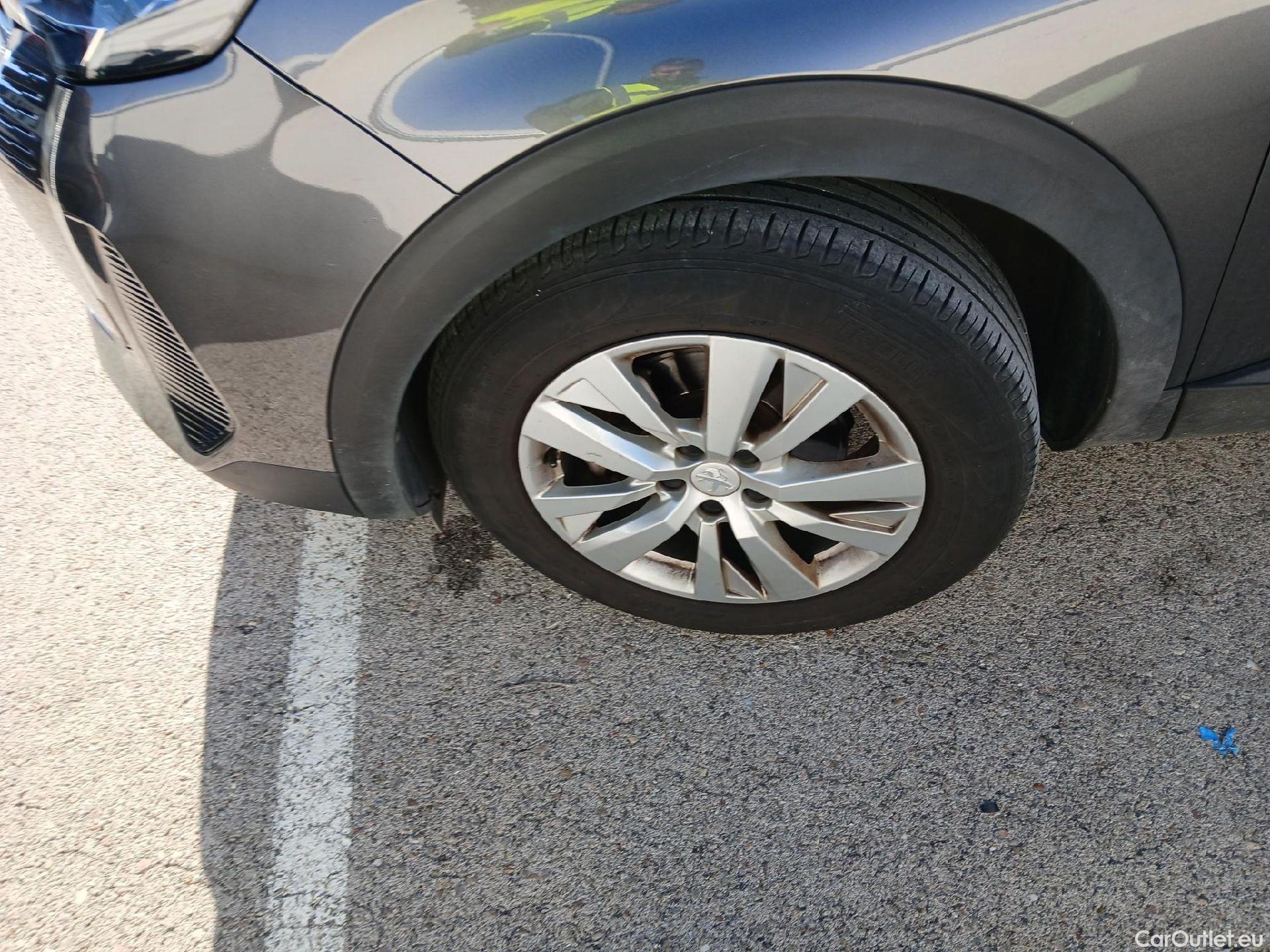  Peugeot  3008 PEUGEOT  / 2020 / 5P / todoterreno 1.5 BlueHDi 96kW (130CV) S&S Active Pack (AC3) #8