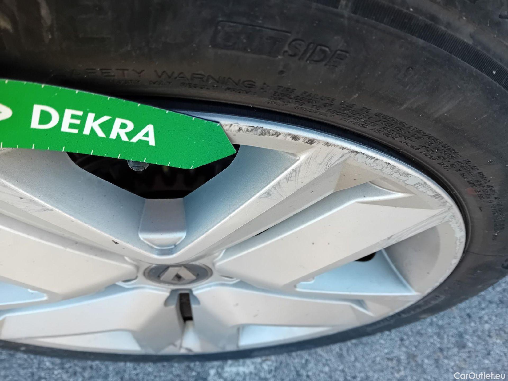  Renault  Clio RENAULT  / 2019 / 5P / berlina con portón Intens TCe 67 kW (91CV) (AC) #7