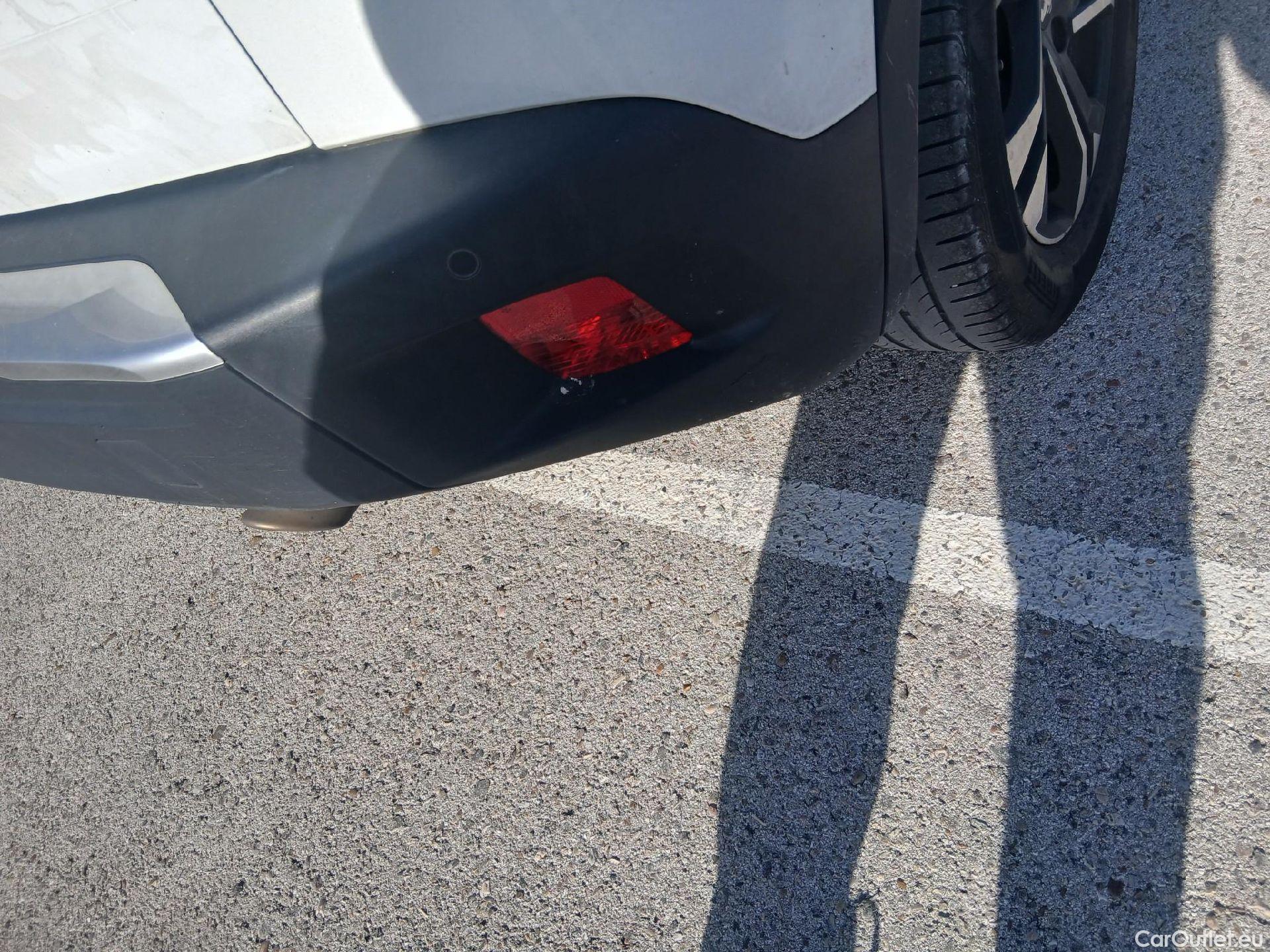  Peugeot  2008 PEUGEOT  / 2019 / 5P / todoterreno Allure BlueHDI 81kW (110CV) #35