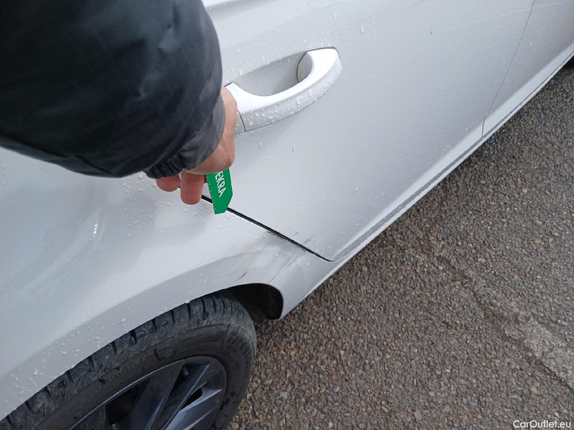  Seat  Leon SEAT León / 2016 / 5P / berlina con portón 1.6 TDI 85kW S&S Style Visio Ed Nav #19