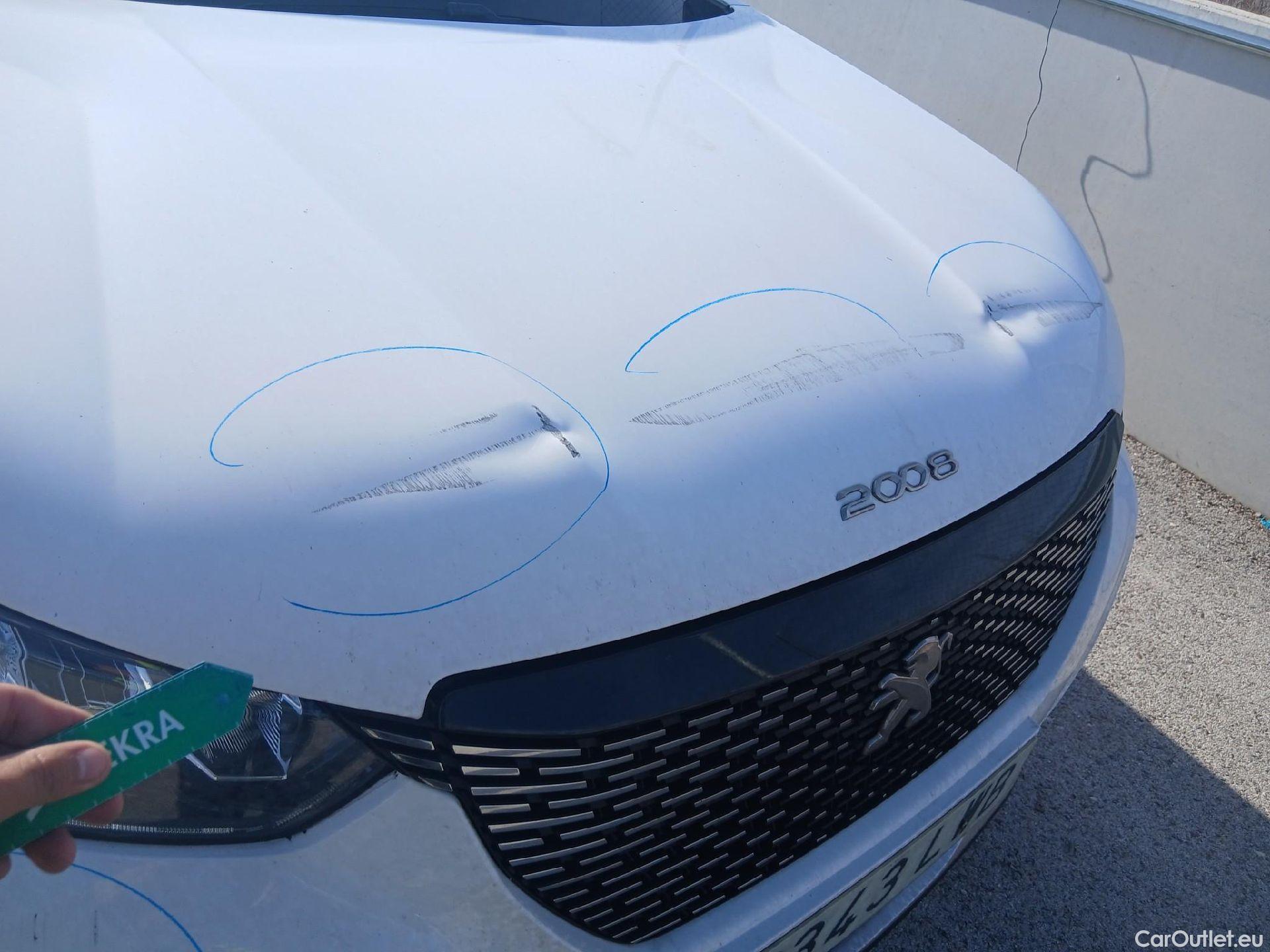  Peugeot  2008 PEUGEOT  / 2019 / 5P / todoterreno Allure BlueHDI 81kW (110CV) #13