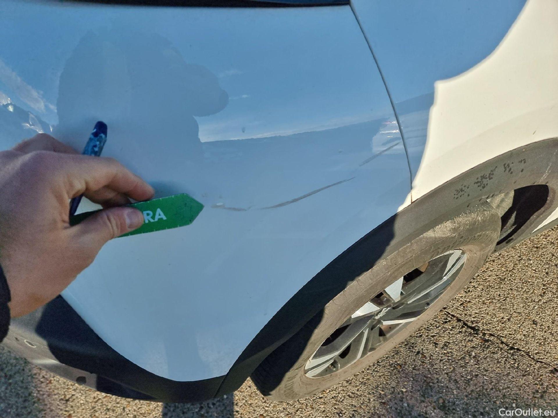  Peugeot  2008 PEUGEOT  / 2019 / 5P / todoterreno Allure BlueHDI 81kW (110CV) #16