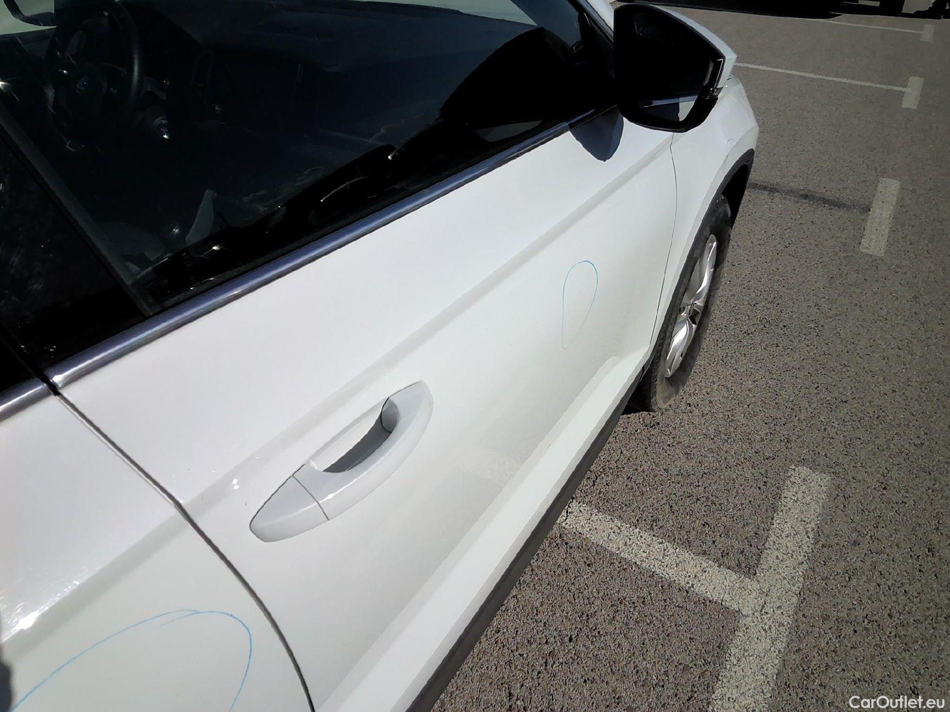  Skoda  Karoq SKODA  / 2021 / 5P / todoterreno 2.0 TDI 85kW (115CV) Ambition #24