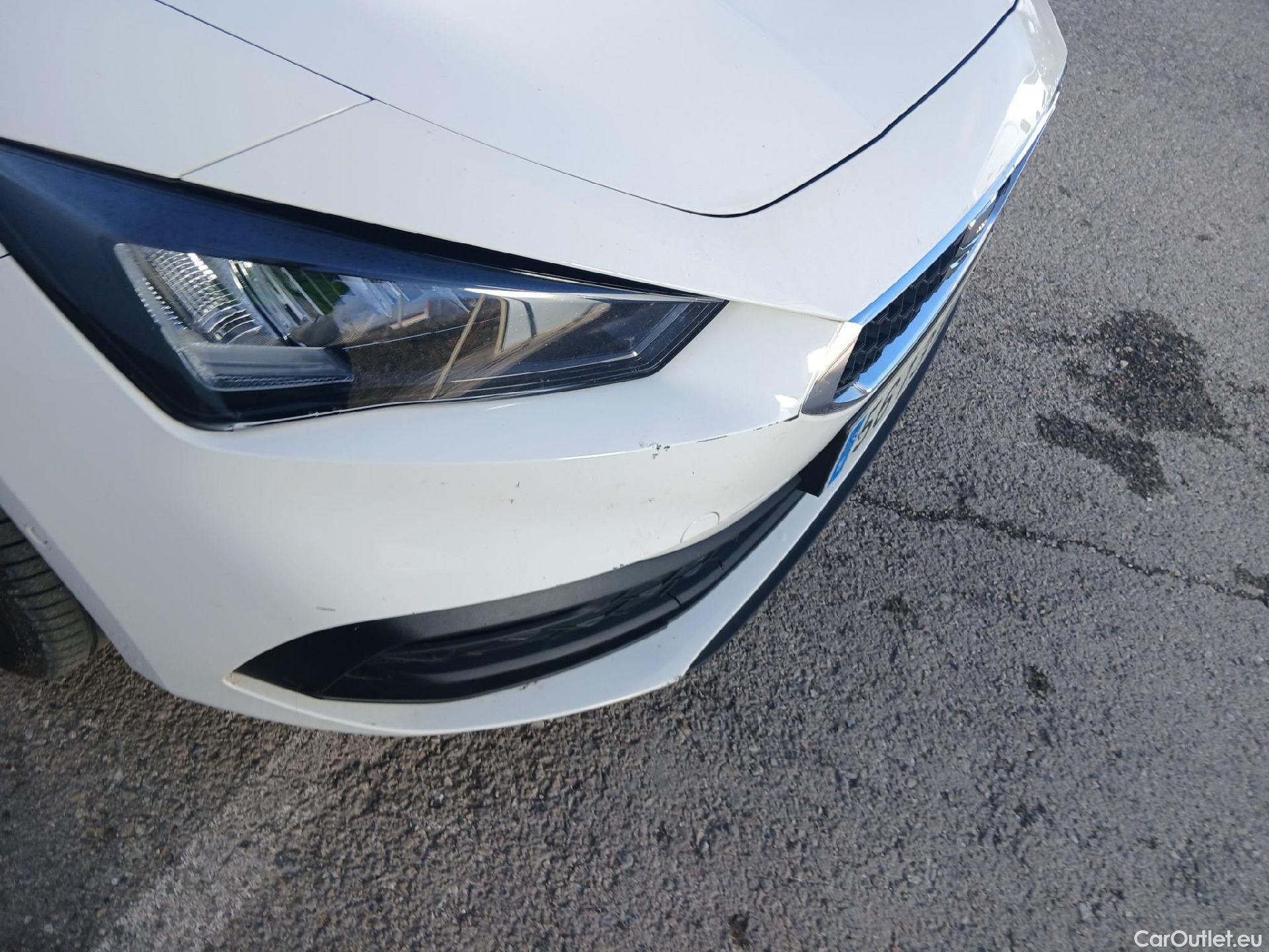  Seat  Leon SEAT Nuevo León / 2020 / 5P / berlina con portón 2.0 TDI 85kW S&S Style Go(SP) #2