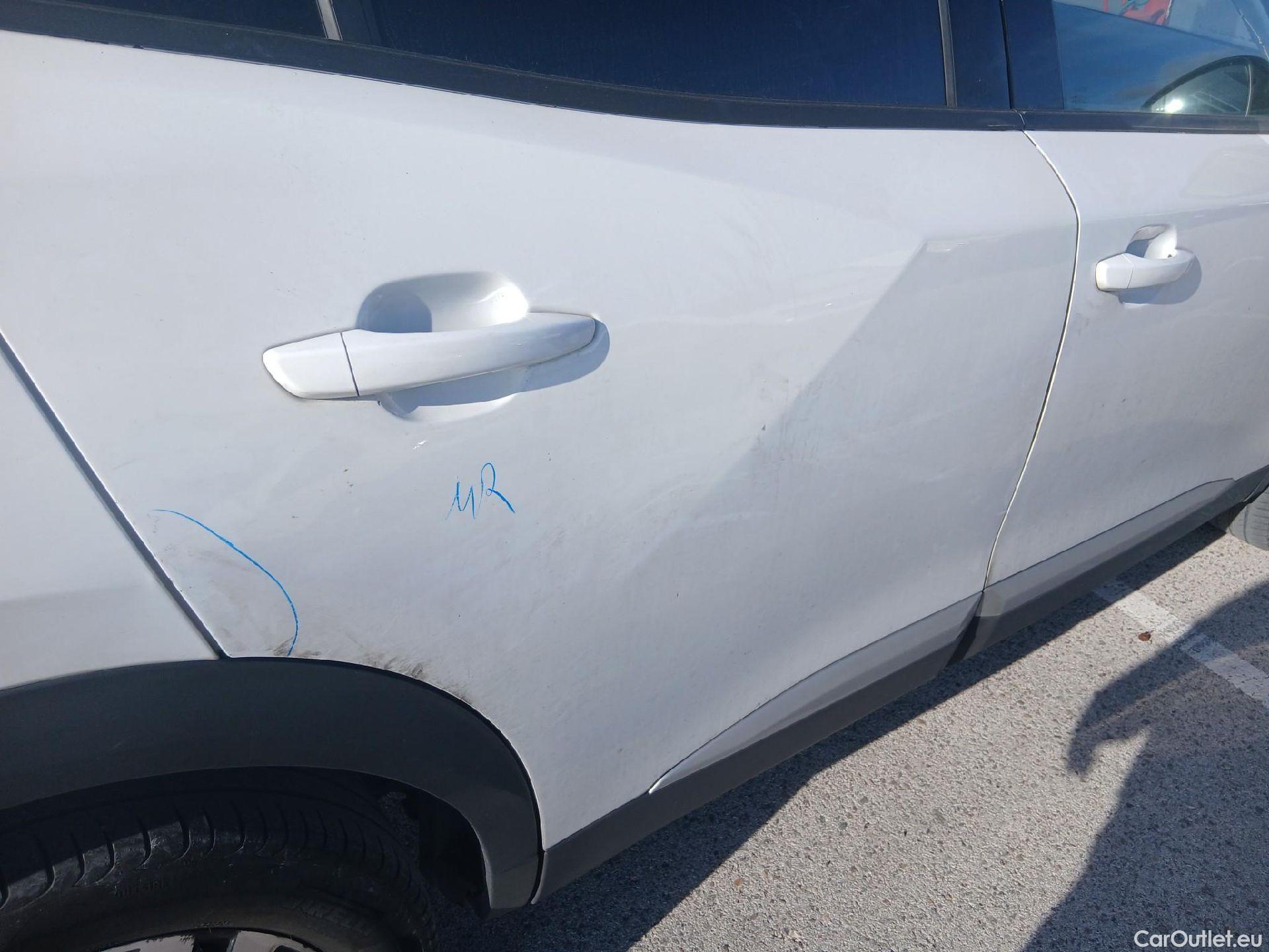  Peugeot  2008 PEUGEOT  / 2019 / 5P / todoterreno Allure BlueHDI 81kW (110CV) #37