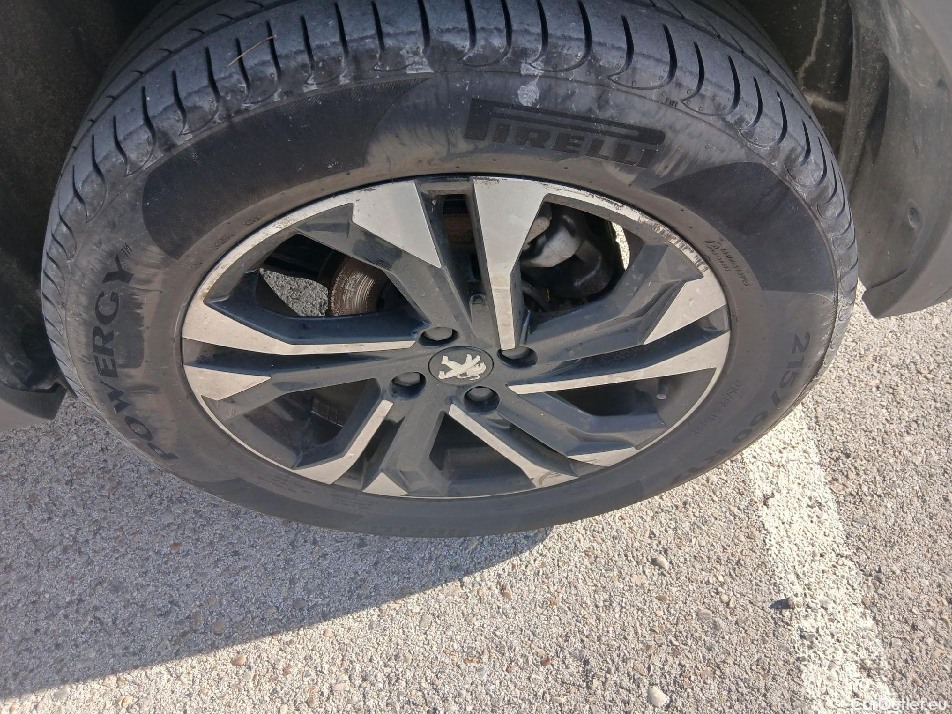  Peugeot  2008 PEUGEOT  / 2019 / 5P / todoterreno Allure BlueHDI 81kW (110CV) #28