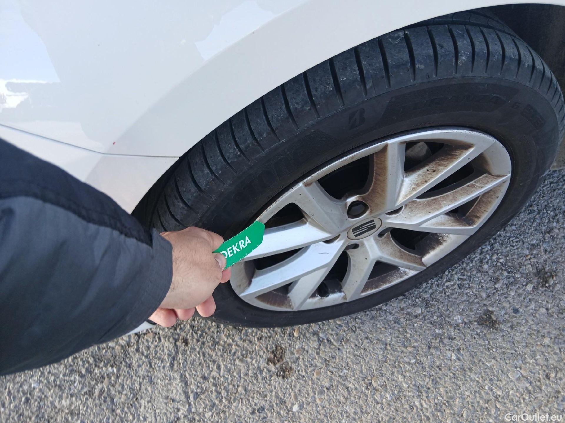  Seat  Leon SEAT Nuevo León / 2020 / 5P / berlina con portón 2.0 TDI 85kW S&S Style Go(SP) #4