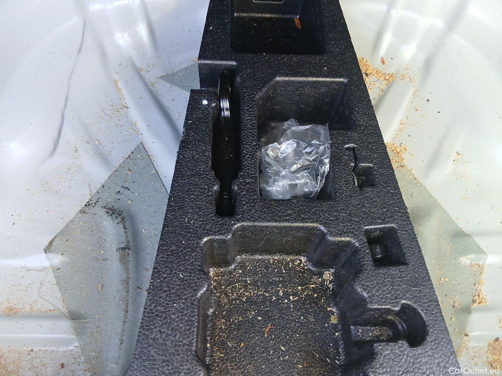  Skoda  Karoq SKODA  / 2021 / 5P / todoterreno 2.0 TDI 85kW (115CV) Ambition #3